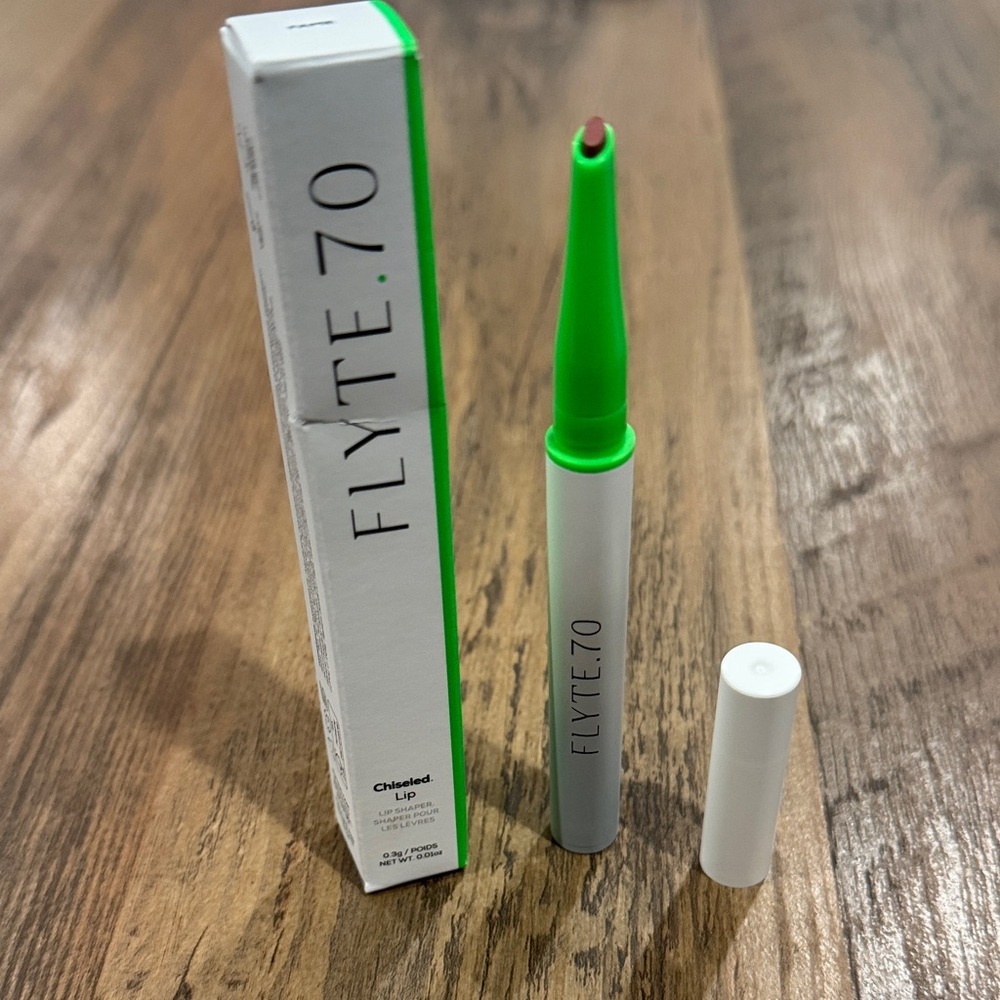 FLYTE.70 Chiseled Lip Pencil